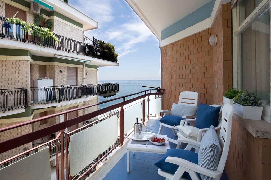 Angelina Apartments Amalfi Coast Майори Экстерьер фото